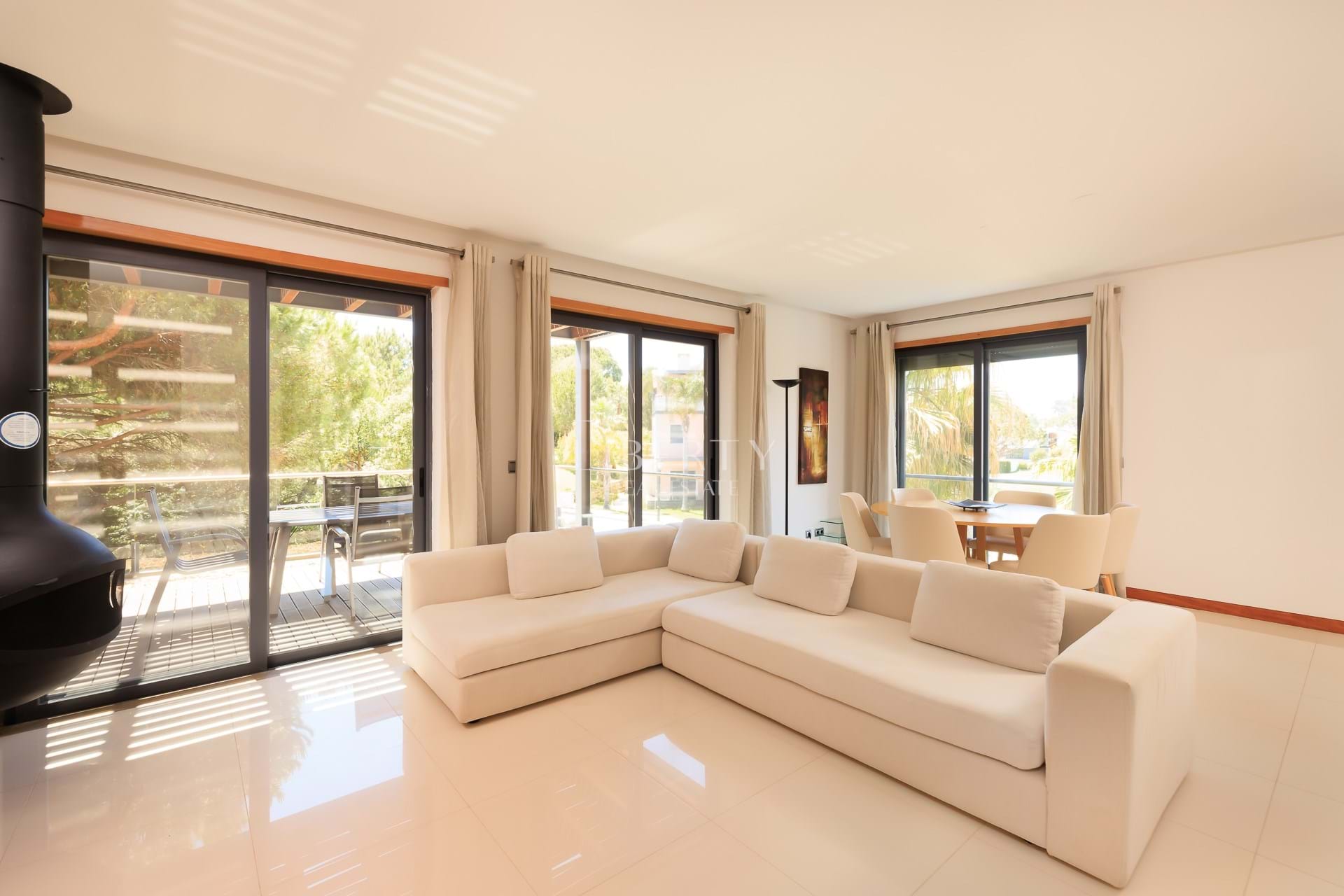 2 bedroom apartment with a Jacuzzi for sale in the Golf Residences of Vale do Lobo