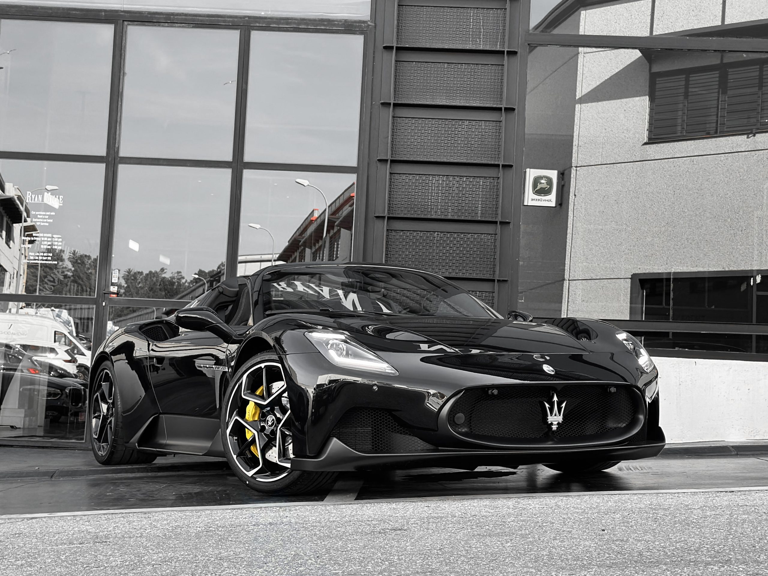 Maserati MC20 Cielo - Luxury Cars - Image 1