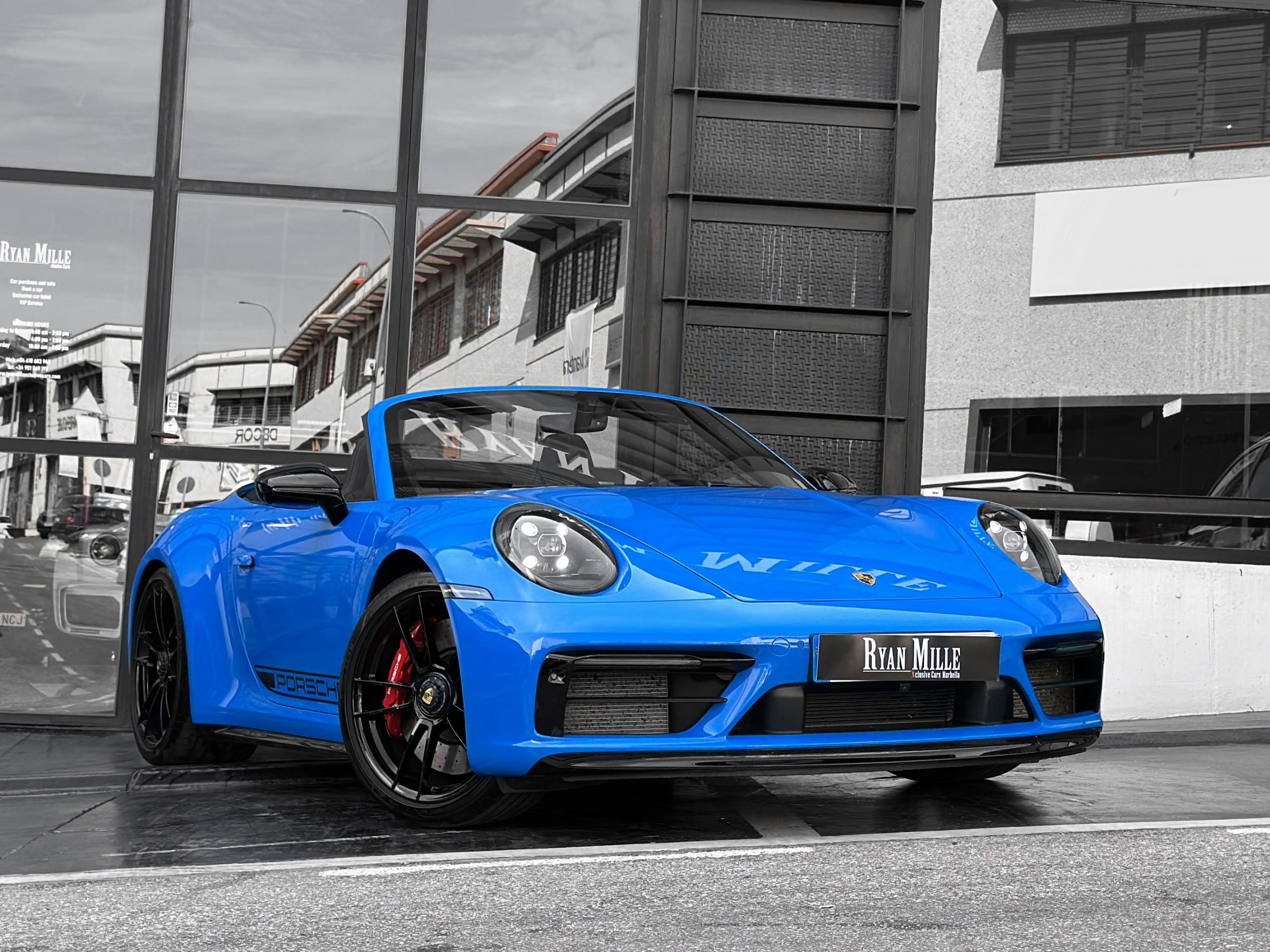 Porsche 992 Carrera 4GTS Cabriolet