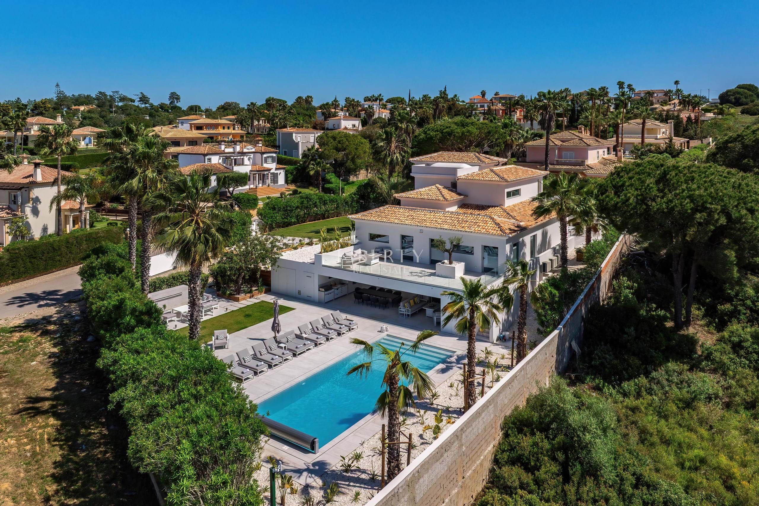 A Contemporary Sanctuary in Fonte Algarve - 5 Bedroom Luxury Villa for Sale near Vale do Lobo - Real Estate - Image 1